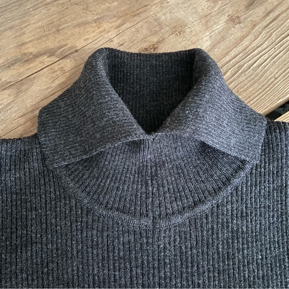 Vintage Crisca Grey Collared Wool Sweater Size 36 - Picture 2 of 4